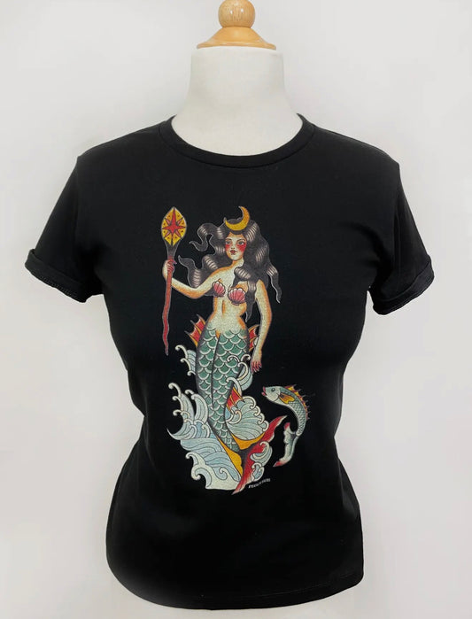 Queen of the Seven Seas Tee