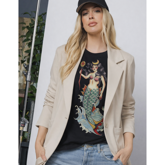 Queen of the Seven Seas Tee