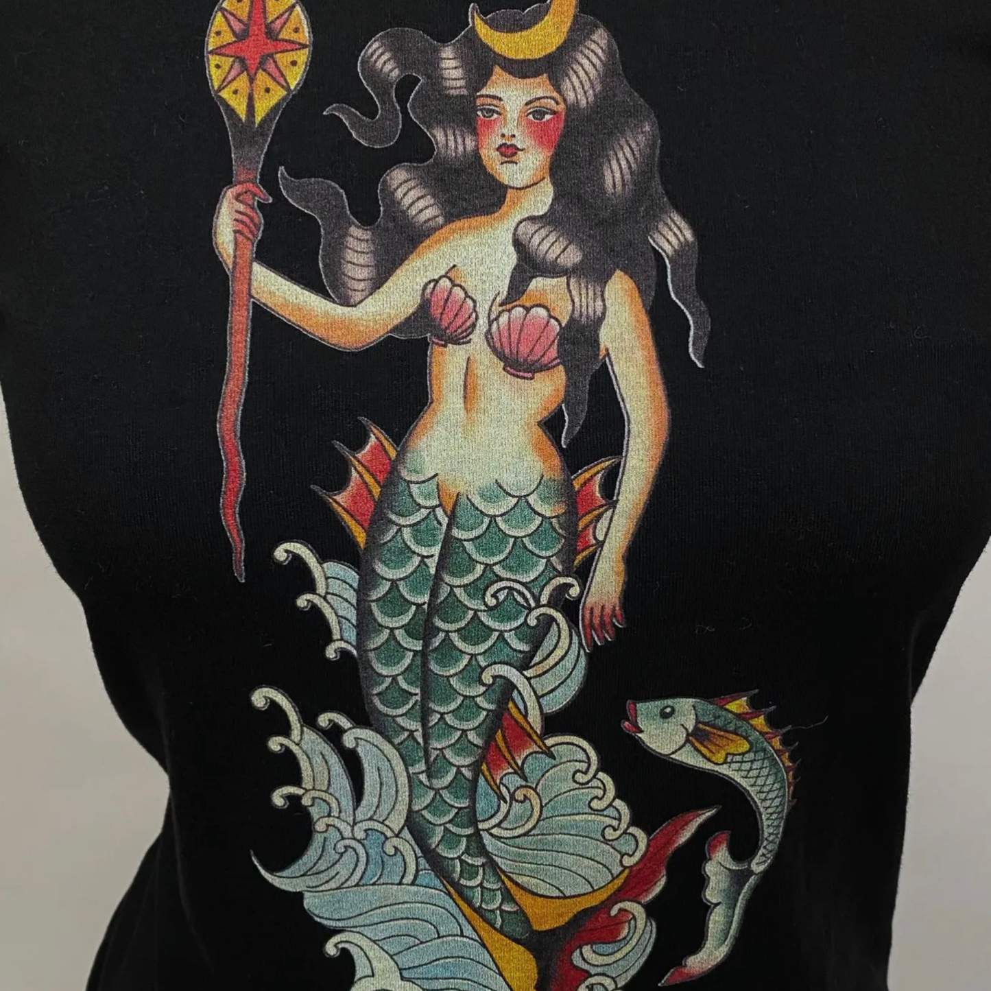 Queen of the Seven Seas Tee